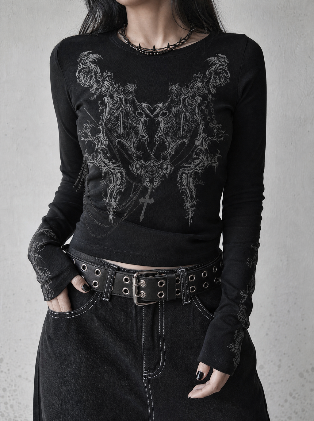 Baroque Print Crop Long Sleeve Black