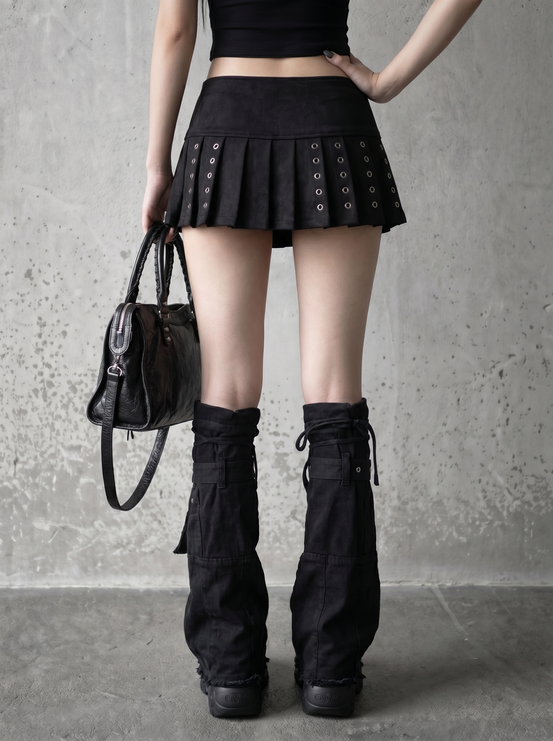 GROMMET PLEATED MICRO SKIRT