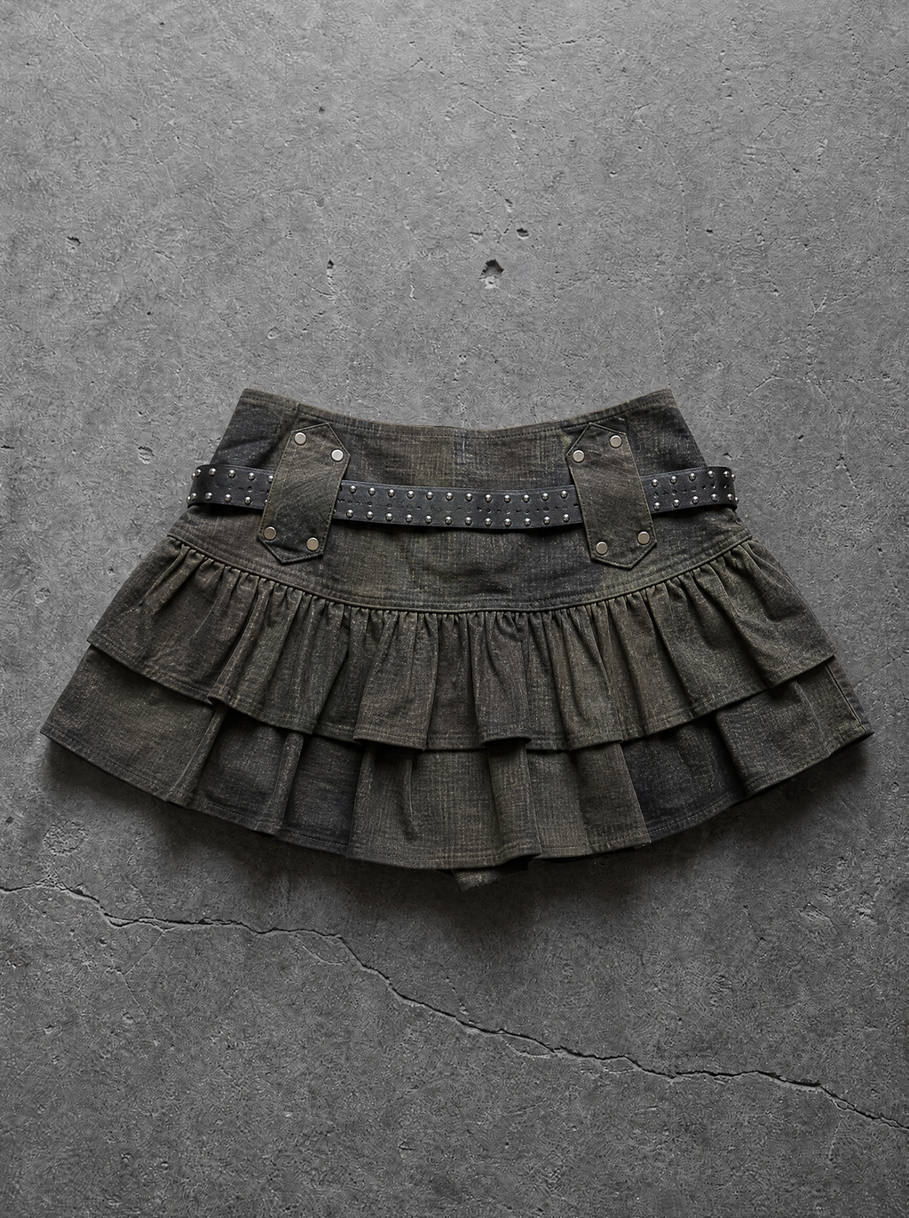 CAMO BELTED TIERED MINI SKIRT