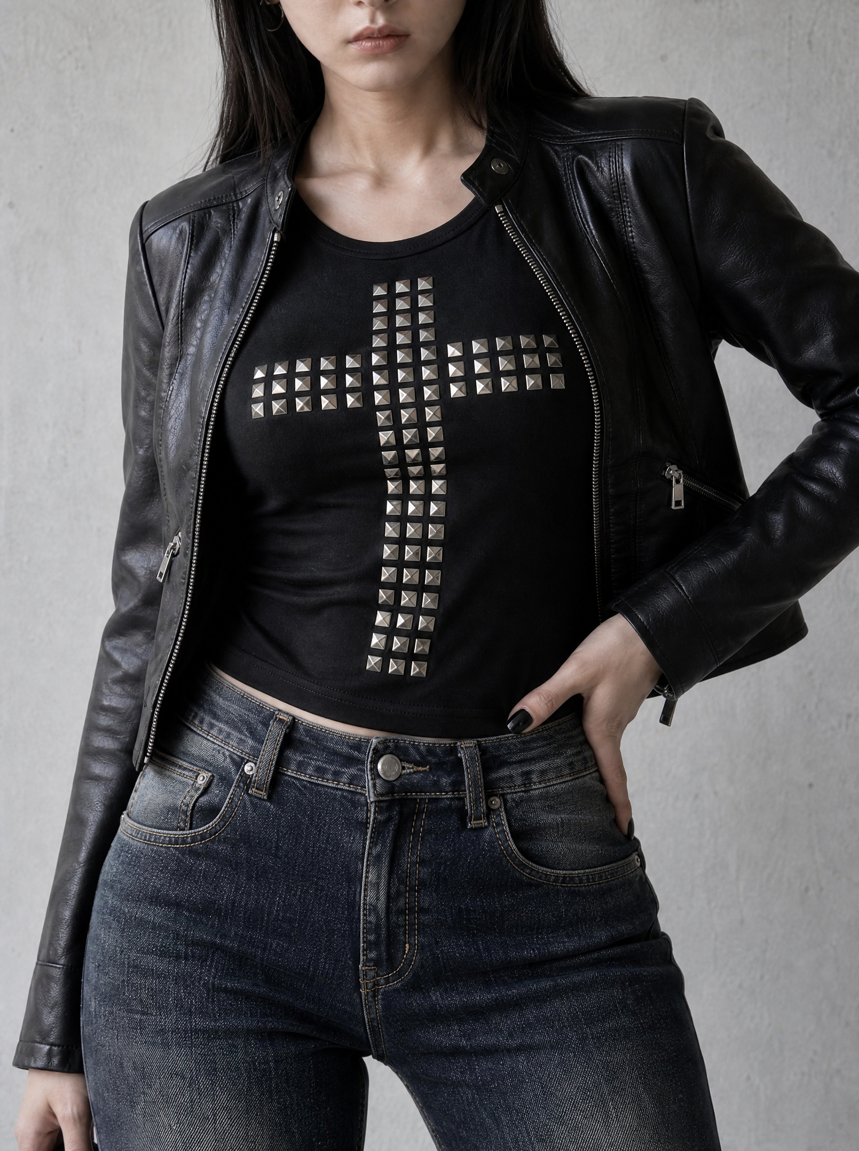 V2 STUDDED CROSS SHORT SLEEVE TOP