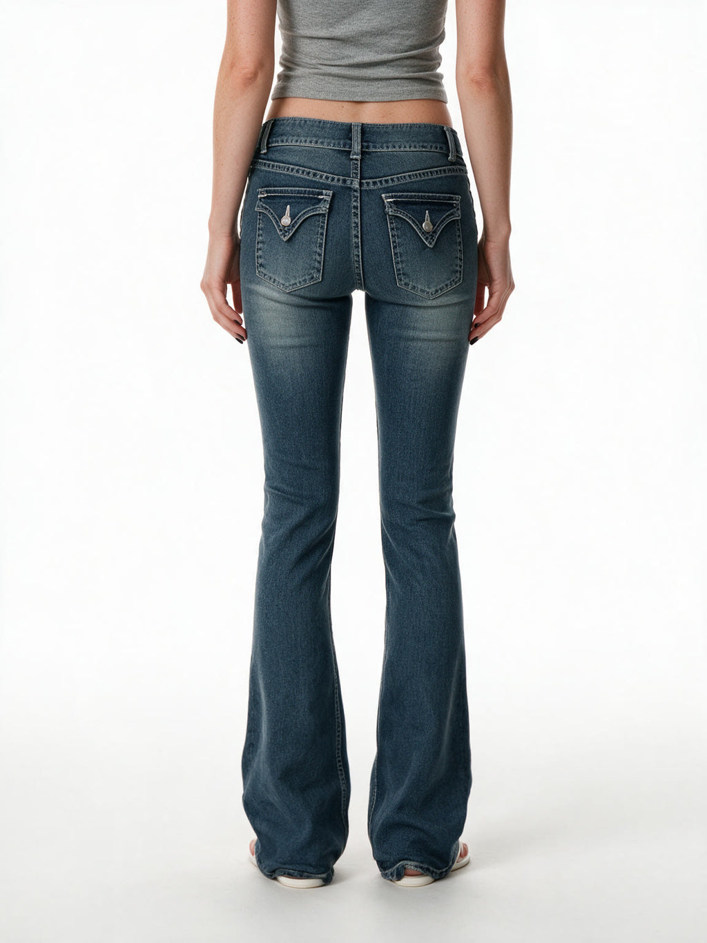 Blue baggy jeans with embroidered pockets
