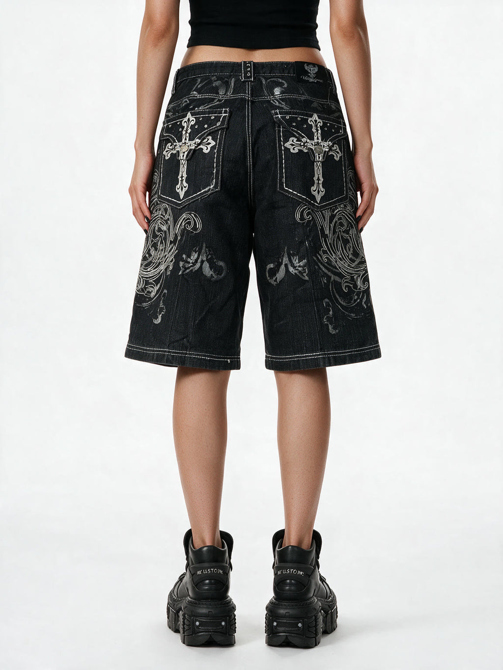Washed black baggy denim shorts with white embroidery
