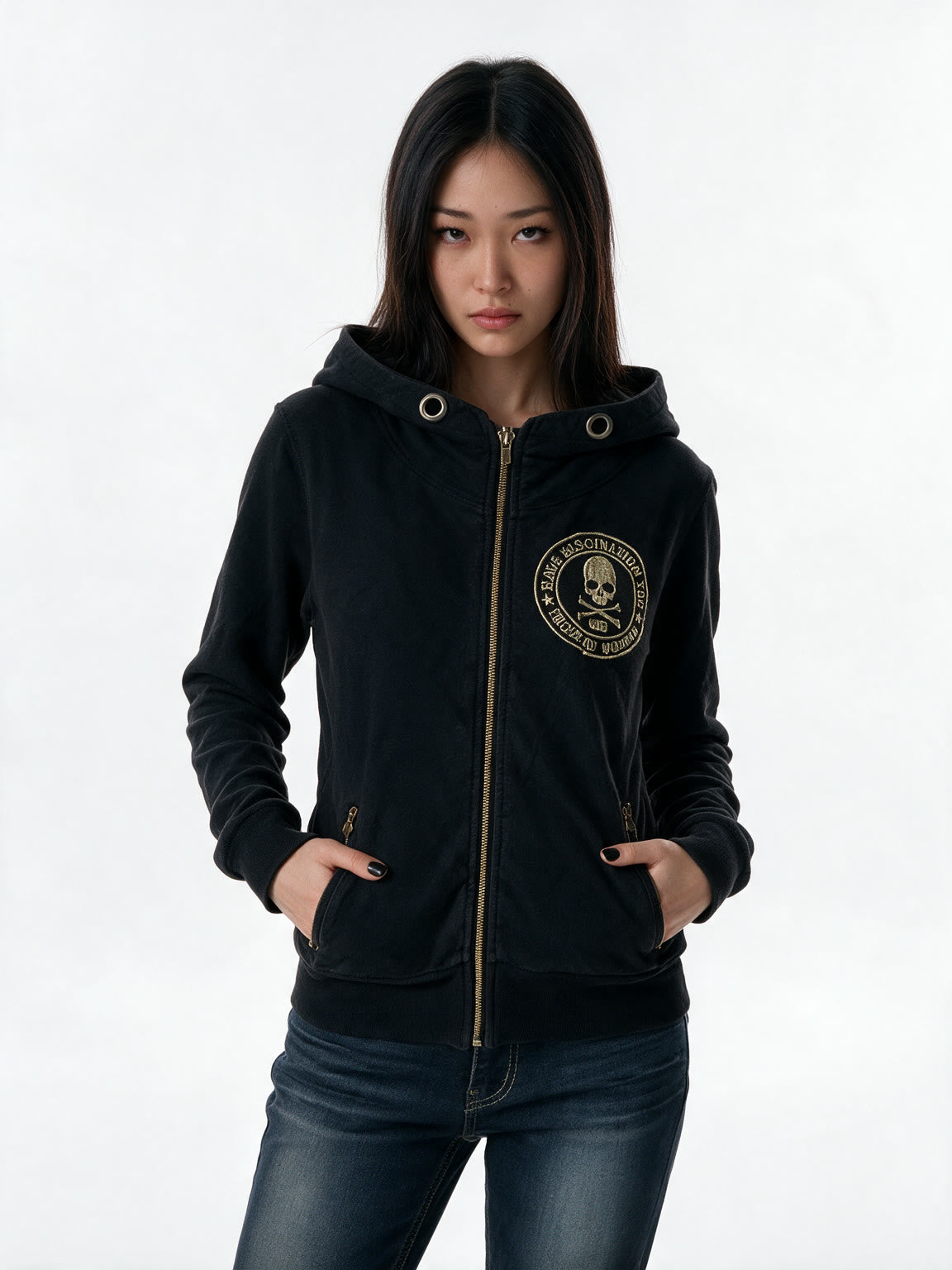Slim black zip hoodie with an embroidered skull crest